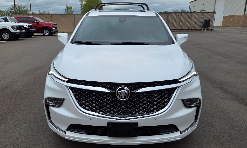 2024 Buick Enclave Avenir's photo