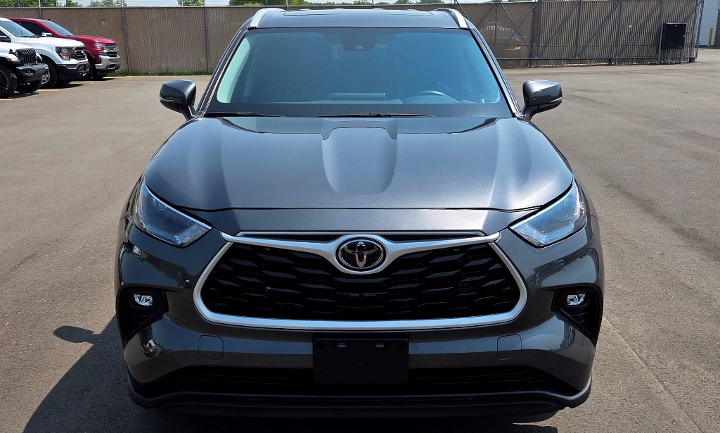 2022 Toyota Highlander XLE's photo