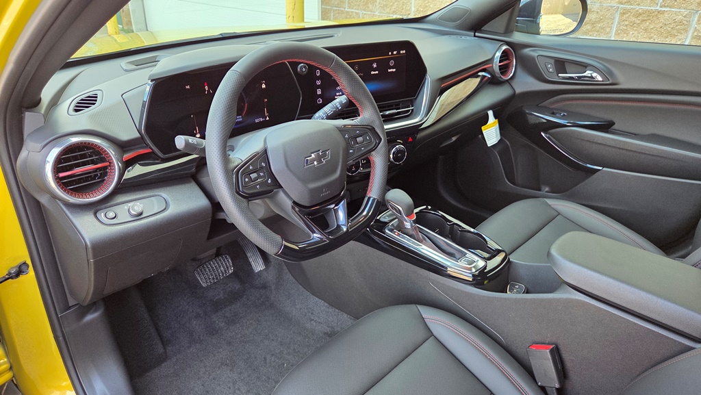 2025 Chevrolet Trax RS - Photo 13