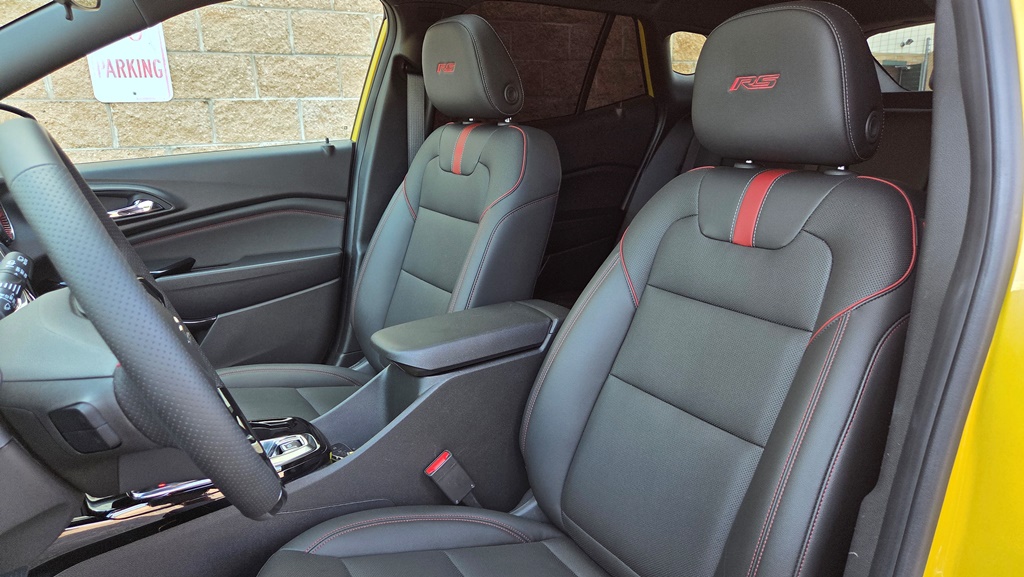 2025 Chevrolet Trax RS - Photo 14