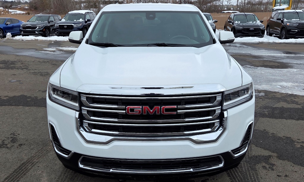2023 GMC Acadia SLE's photo
