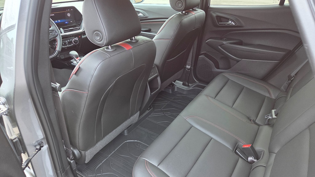 2025 Chevrolet Trax RS - Photo 14