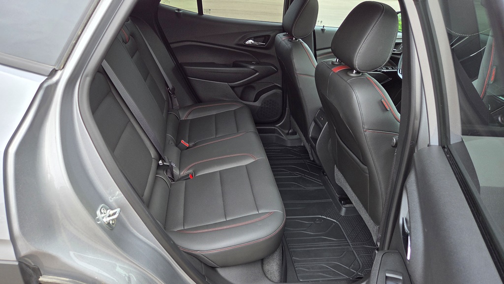 2025 Chevrolet Trax RS - Photo 17